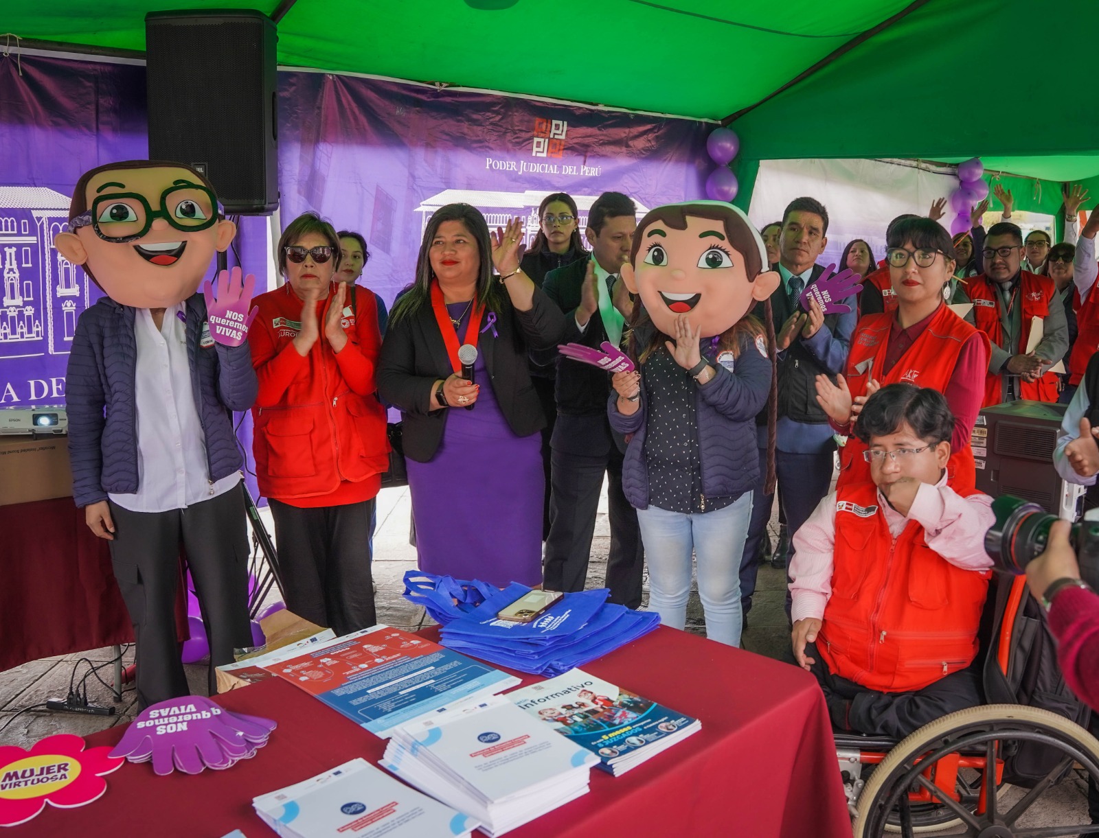 Corte Superior de Justicia de Cusco reafirma su compromiso con la lucha contra la violencia hacia las mujeres en feria informativa