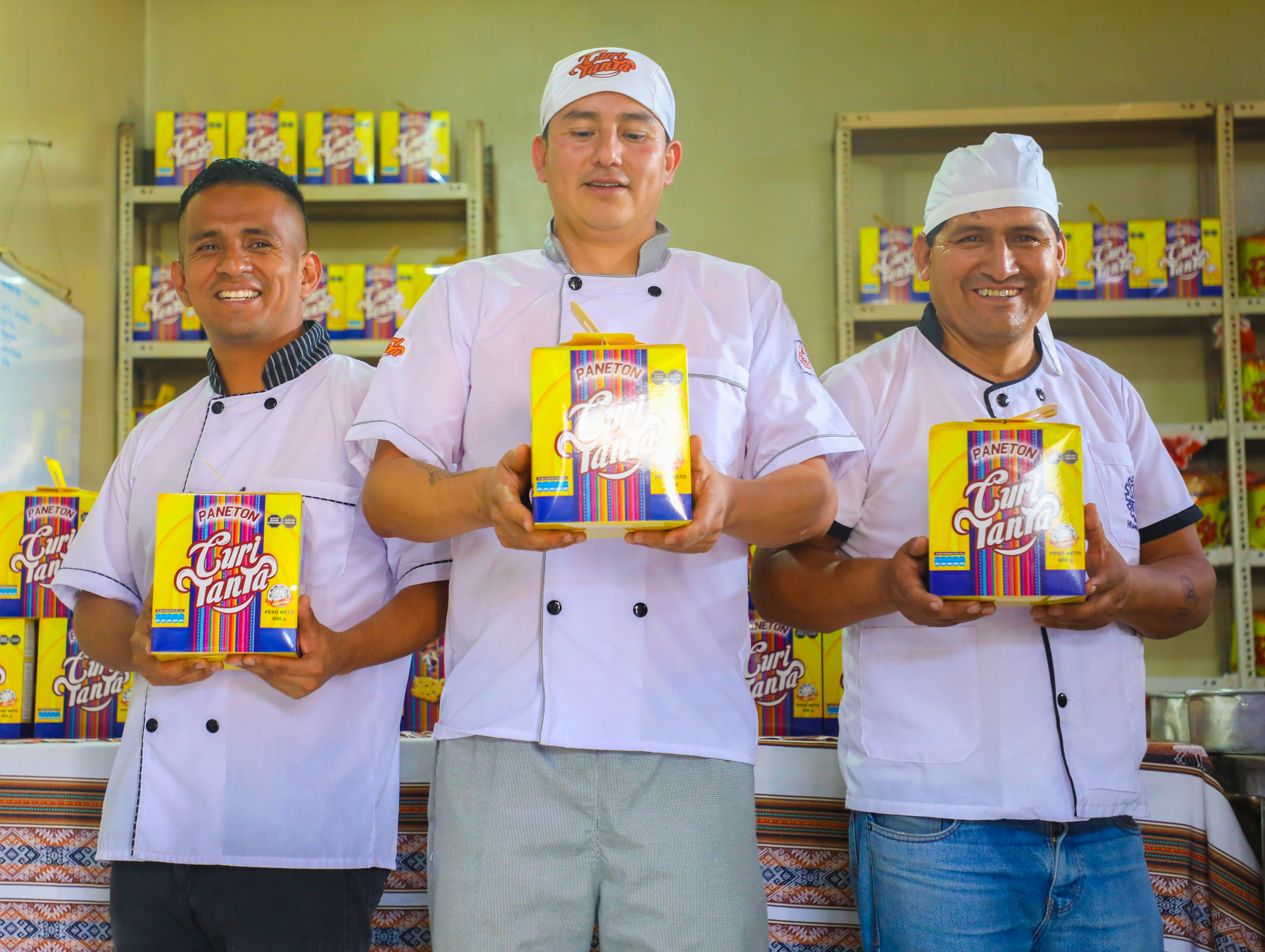 INTERNOS DEL PENAL DE HUÁNUCO ELABORAN PANETONES PARA NAVIDAD Y AÑO NUEVO