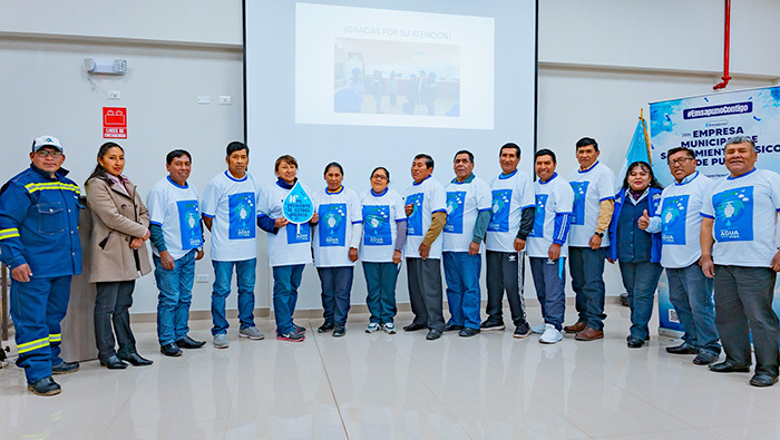 Personal administrativo de centros educativos se suman a campaña de cuidado del agua potable
