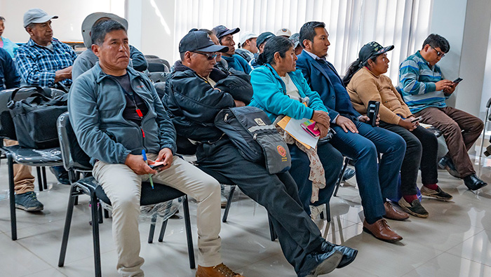 Emsapuno desarrolla reunión informativa con representantes de la Central de Unión de Barrios y Urbanizaciones de Puno (CUBUPP)