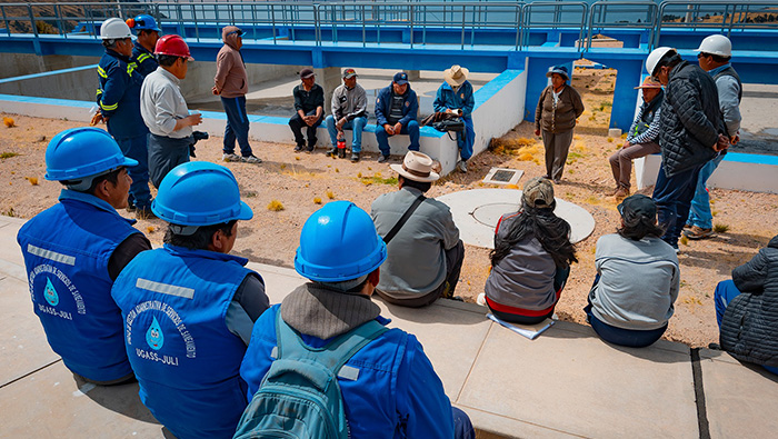 En visita técnica Emsapuno S.A. brinda asistencia técnica en el sistema de abastecimiento de agua potable en la localidad de Juli