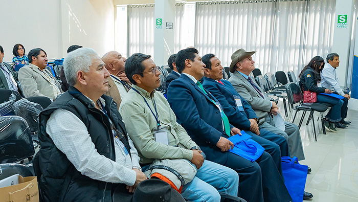Emsapuno participa en el segundo encuentro por el Lago Titicaca, con el objetivo de desarrollar estrategias conjuntas para la preservación, restauración y sostenibilidad del lago