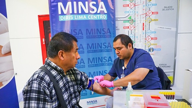 Foto 1 Minsa acerca despistaje de cáncer de próstata a usuarios del Metropolitano