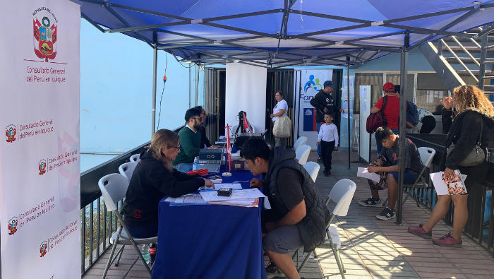 Peruanos residentes en las ciudades de Antofagasta, Tocopilla y Calama reciben atención consular itinerante