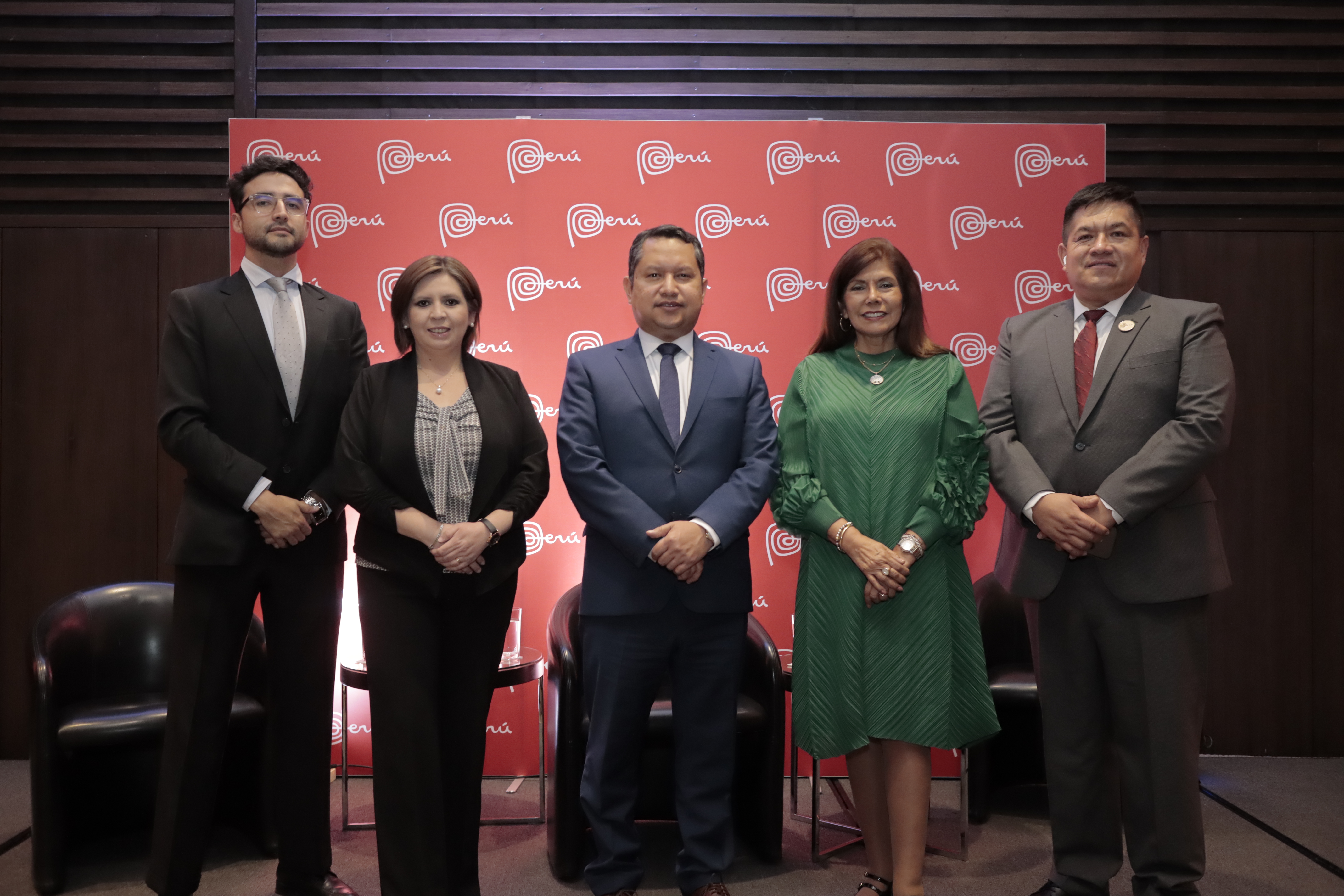 Representantes de la Embajada del Perú y de PROMPERÚ Bolivia
