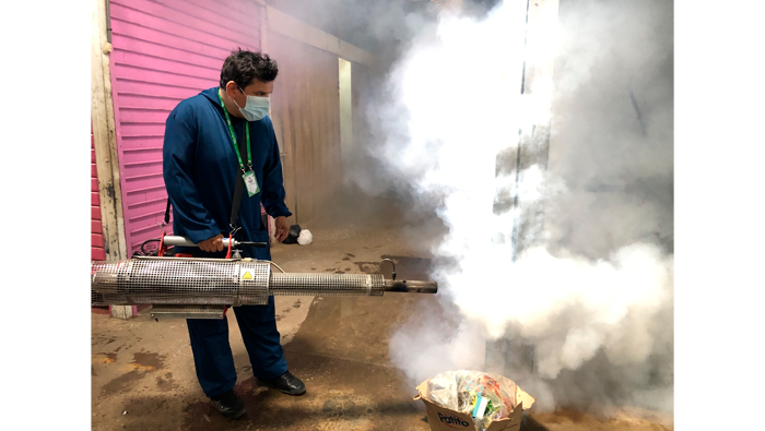 Desinfecci贸n y fumigaci贸n de los centros de abastos.