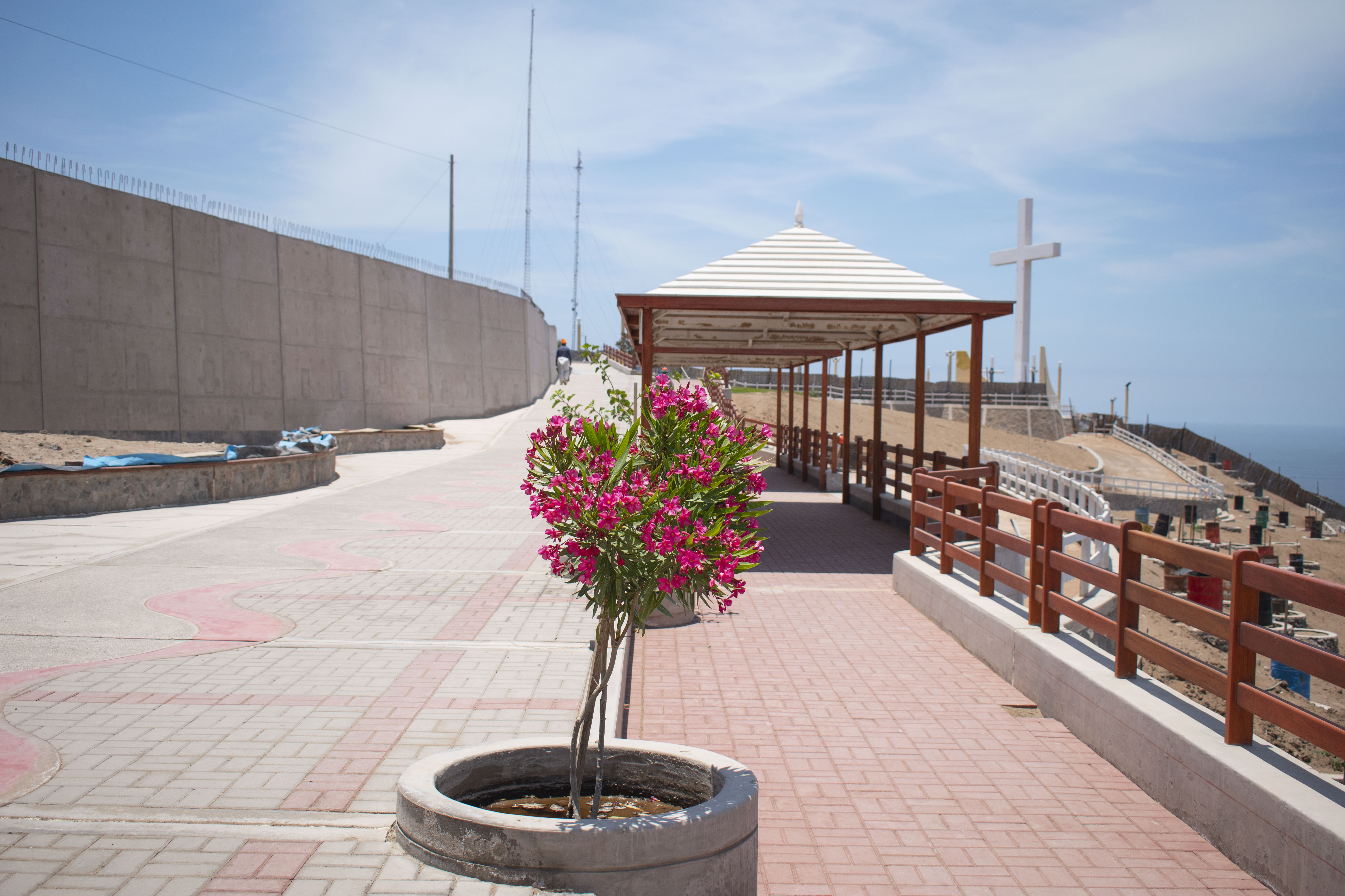 El Malecón Superior Pampa Inalámbrica, continúa con un importante avance físico.