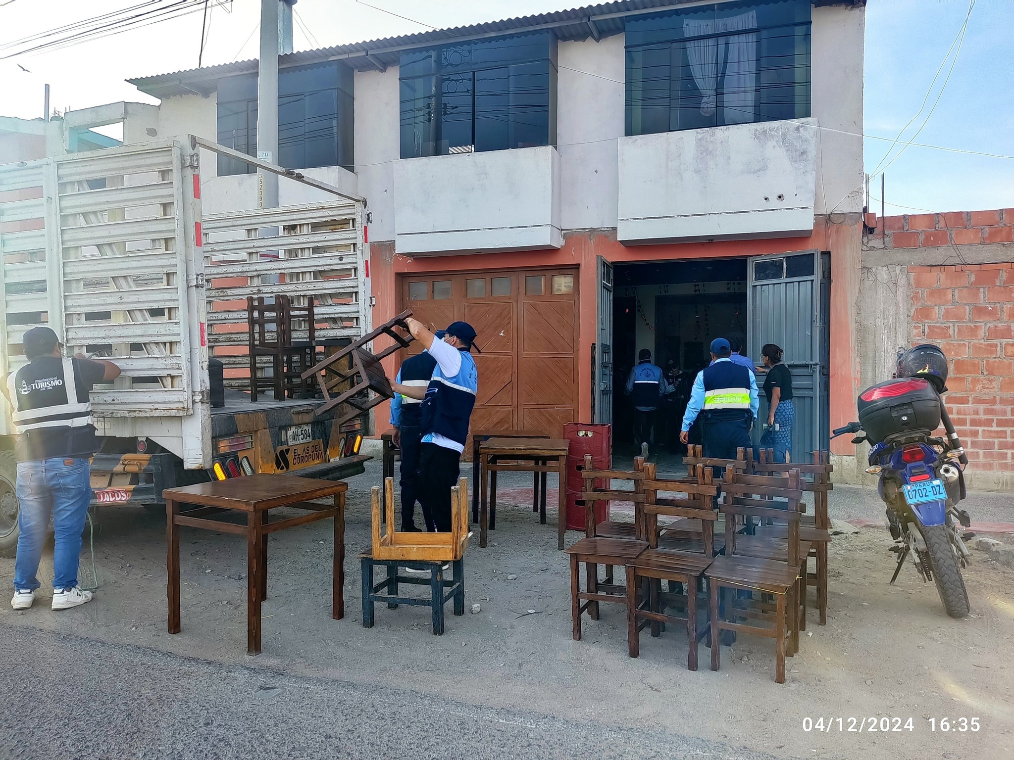 Subgerencias de Fiscalización, Comercialización y Abastecimientos y de Seguridad Ciudadana también intervinieron la cantina denominada Las Charapitas.
