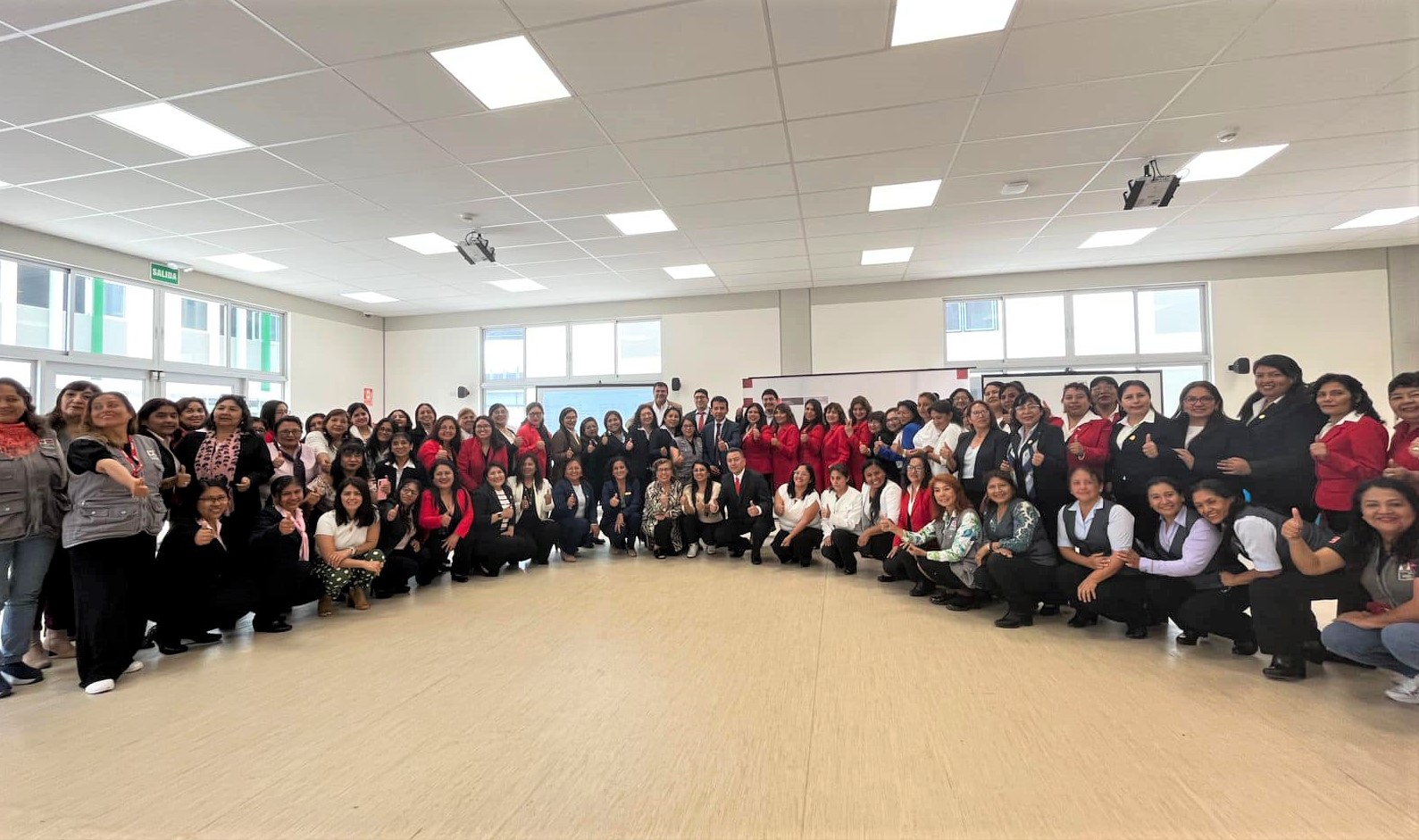 FOTO GENERAL DE TODOS LOS DOCENTES Y DIRECTIVOS