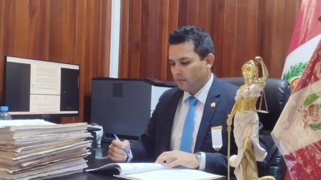 Dictan medidas de protección para adolescente que denunció ser acosada por profesor