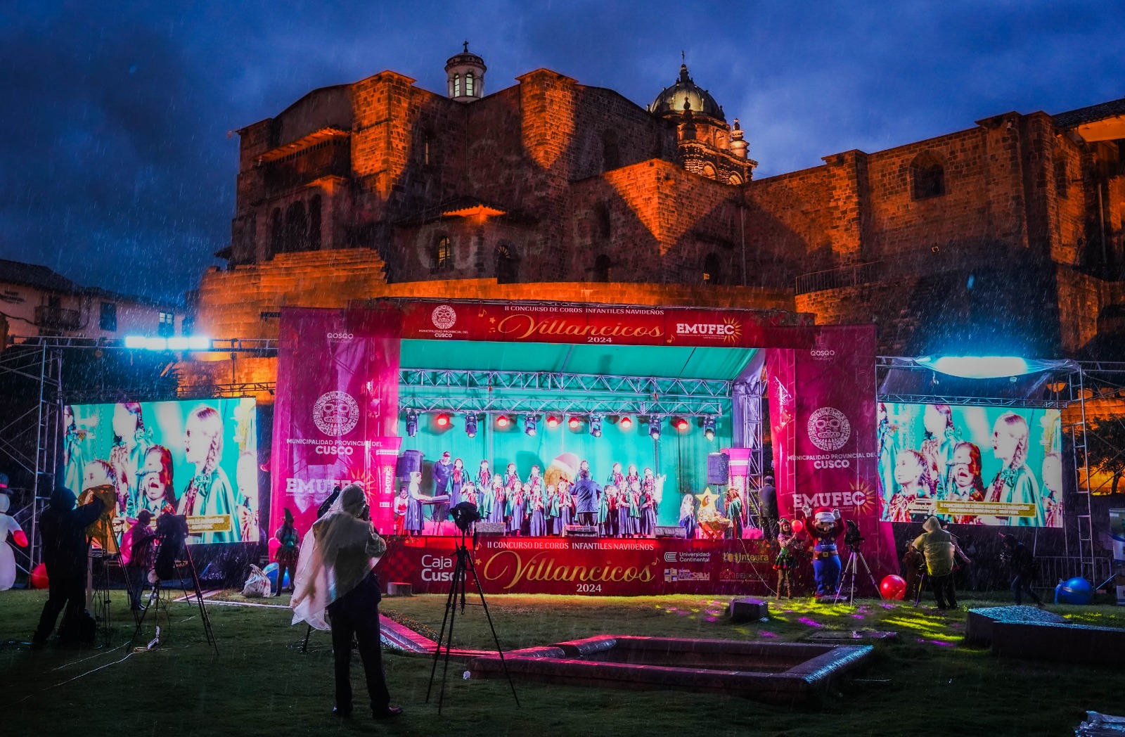 Corte Superior de Justicia de Cusco presente en el inicio de la navidad cusqueña 2024