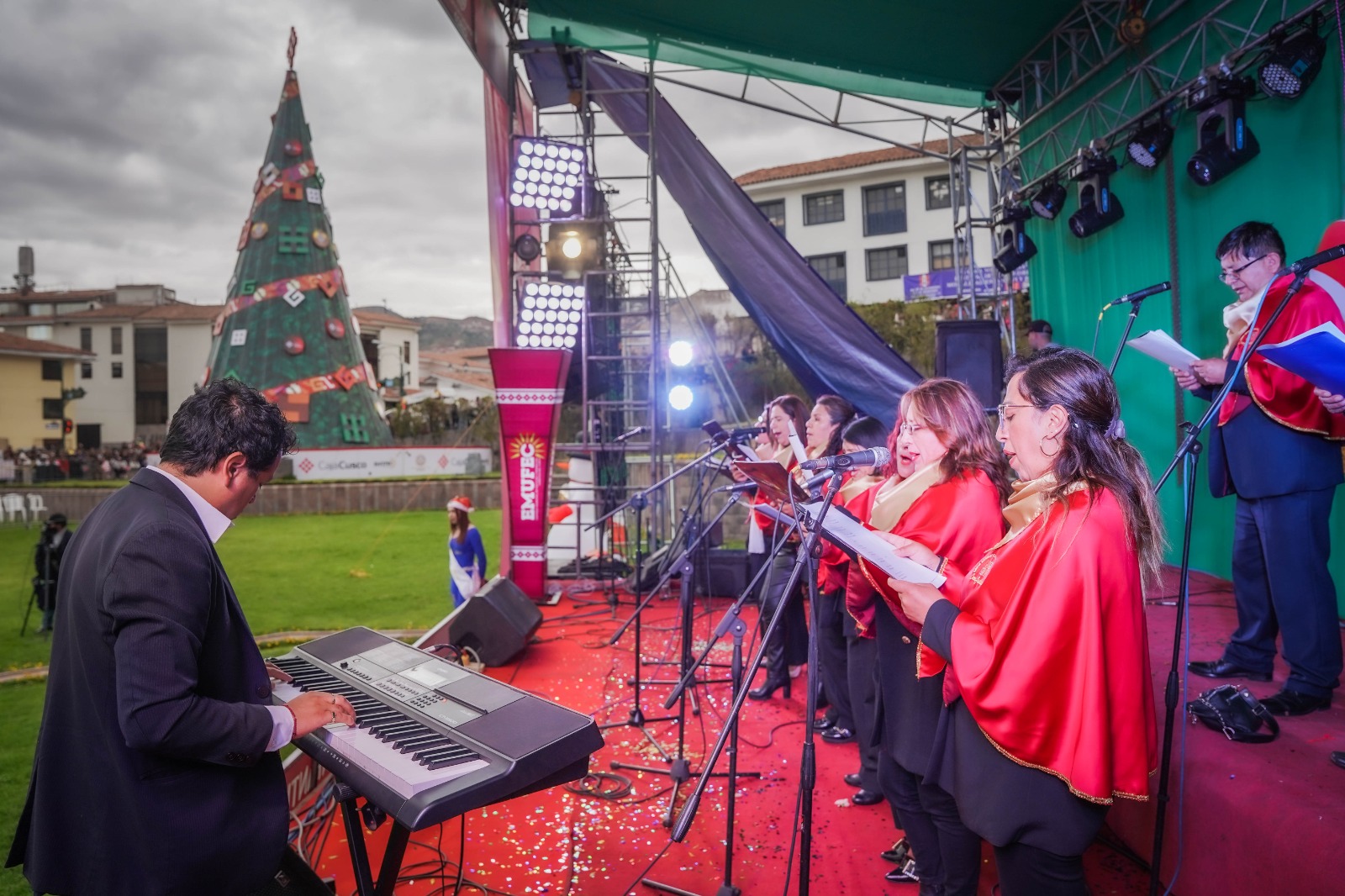 Corte Superior de Justicia de Cusco presente en el inicio de la navidad cusqueña 2024