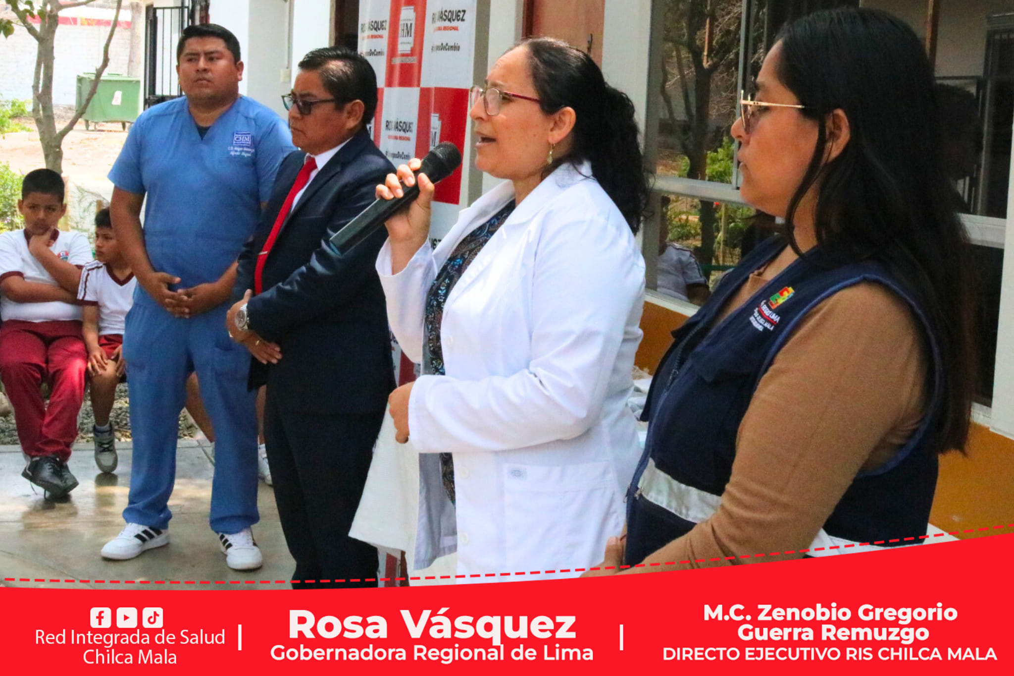 RIS Chilca Mala entrega más de 20 lentes en Santa Cruz de Flores