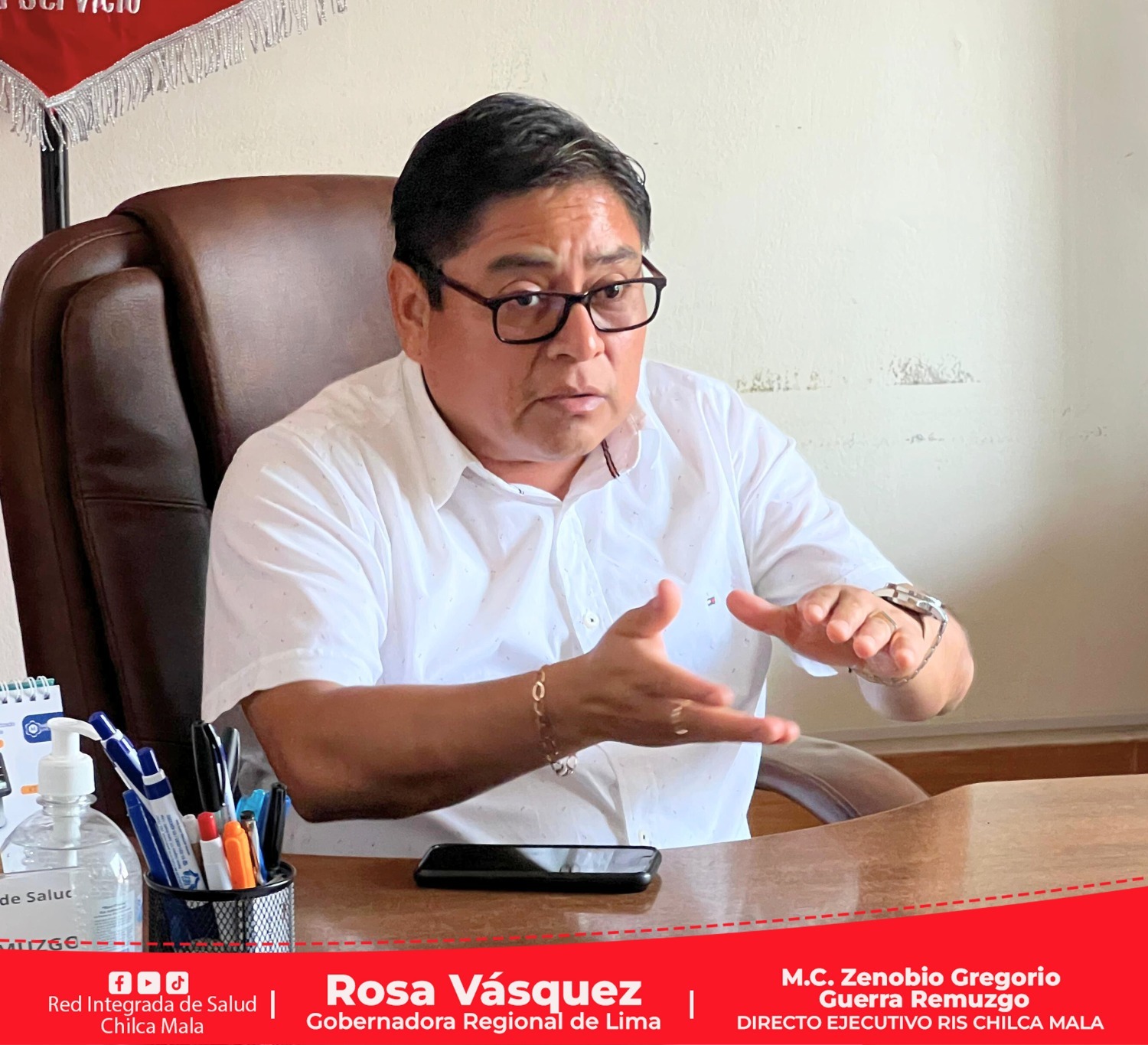 Director Ejecutivo de la RIS Chilca Mala lidera reunión de trabajo con su equipo de gestión.