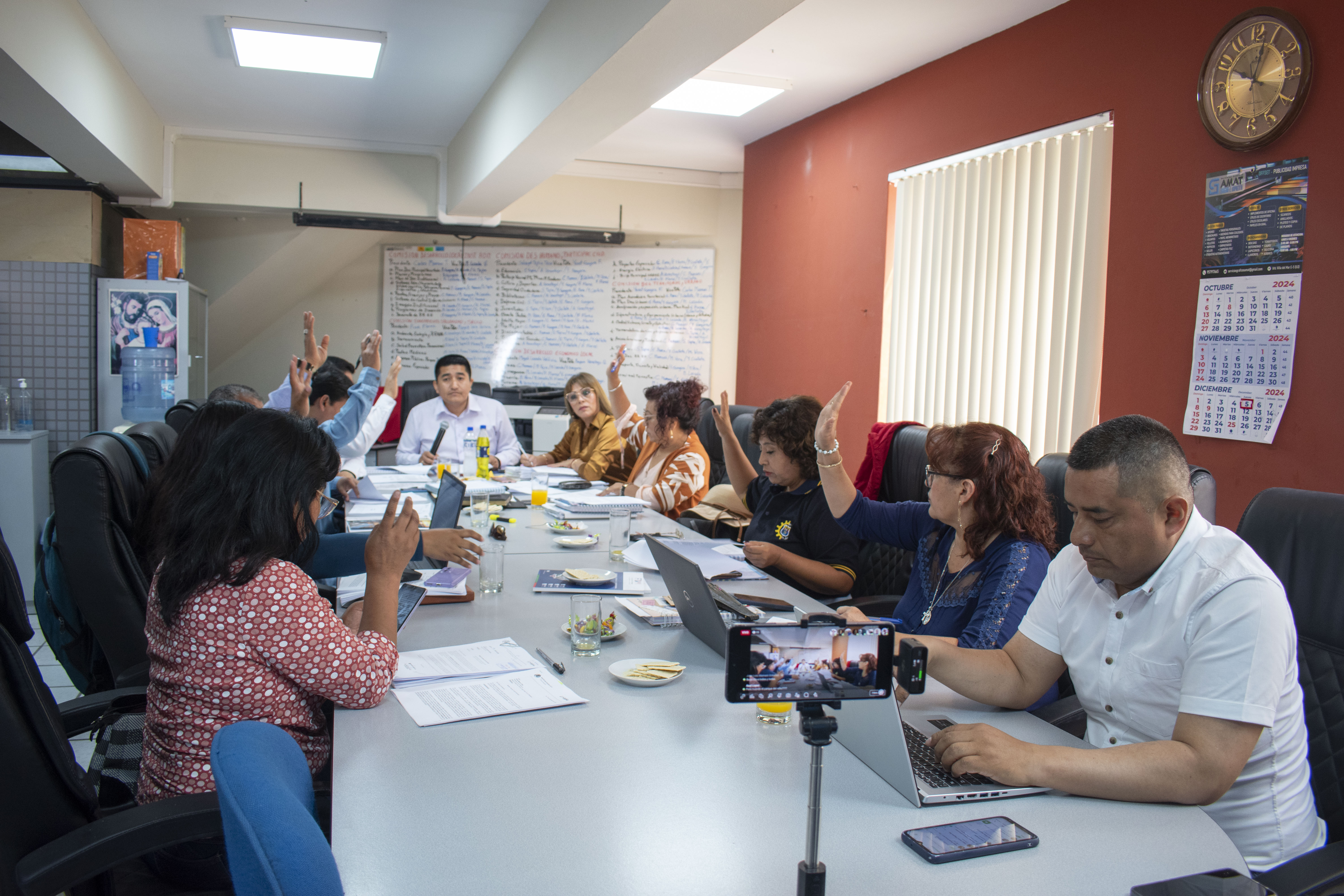 En sesión ordinaria el Concejo Municipal aprobó el otorgamiento de estímulos económicos de S/ 2,500.00 en calidad de donación para cada uno de los seis deportistas ileños destacados del año 2023