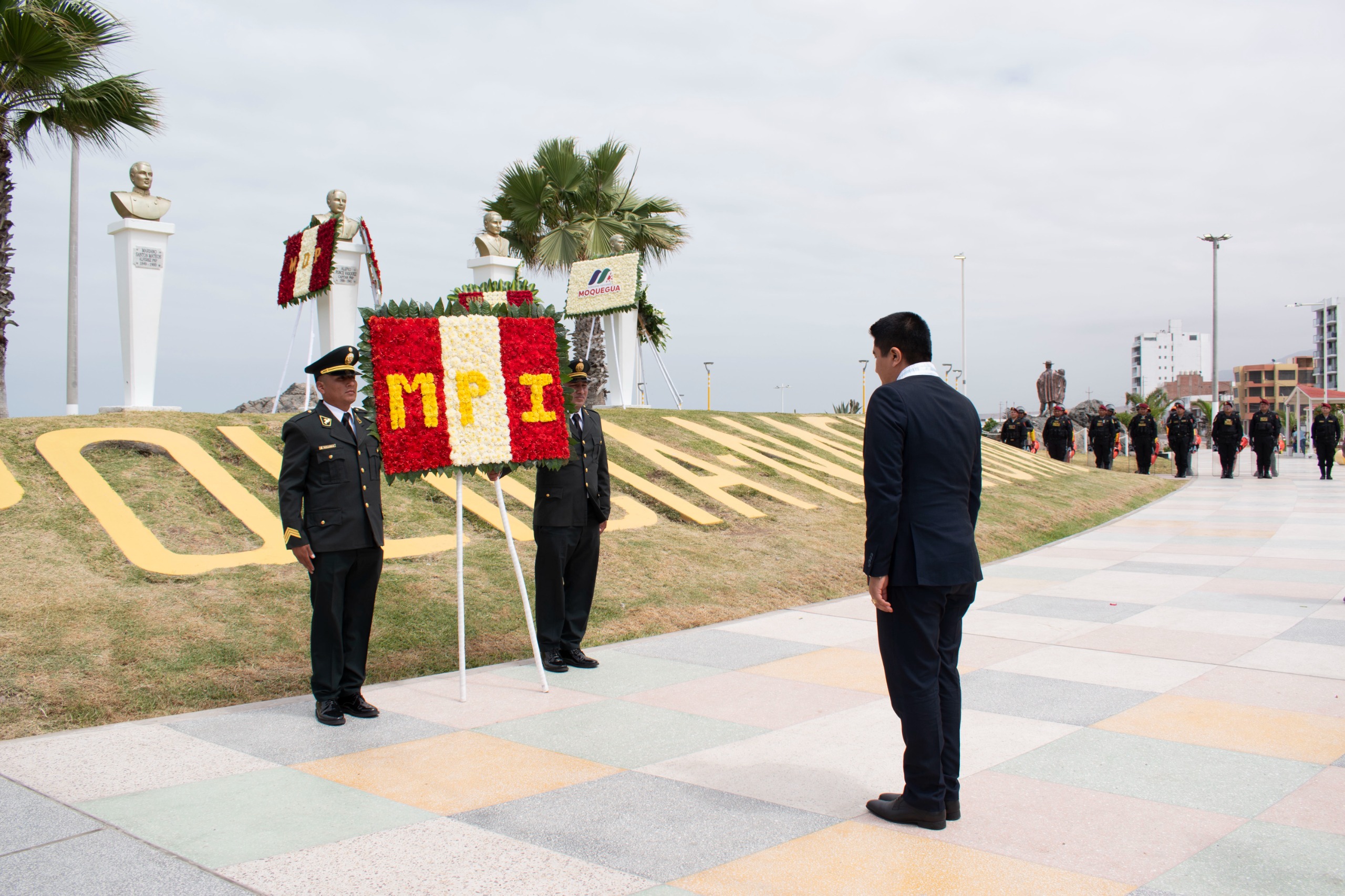 Alcalde de la MPI y representantes de las fuerzas armadas e instituciones públicas y privadas de la provincia, participaron en la ceremonia del 36° aniversario de creación de la PNP.