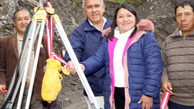 Vichaycocha: Alcalde Fernando Cárdenas inaugura trocha carrozable de más de tres kilómetros 