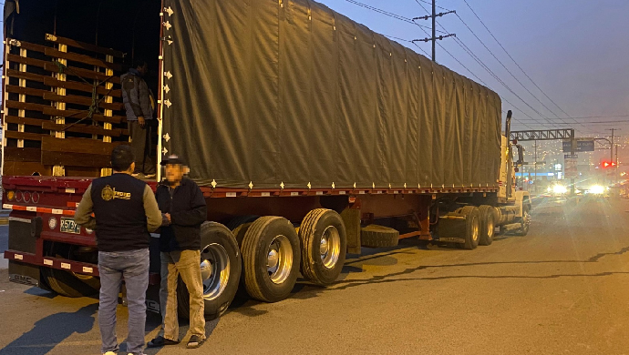 Fiscalía Antidrogas del Callao realiza diligencias tras hallar 730 paquetes de clorhidrato de cocaína camuflado en la carreta de un tráiler