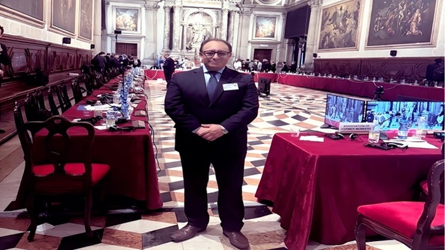 Magistrado del Tribunal Constitucional, Gustavo Gutiérrez Ticse, durante su participación en la Comisión de Venecia.