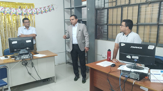 Director Regional de Educación supervisa denuncias en UGEL Sullana