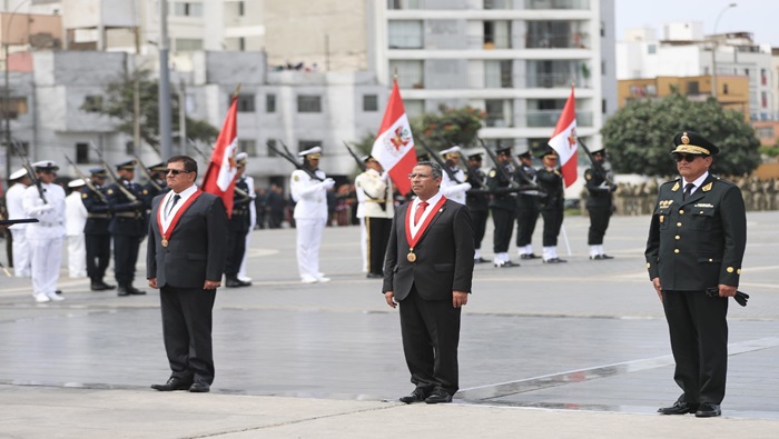 Magistrado del TC Francisco Morales fue condecorado con la “Medalla al Mérito Ciudadano”