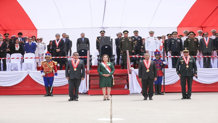 Magistrado del TC Francisco Morales fue condecorado con la “Medalla al Mérito Ciudadano”