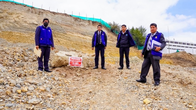 Municipalidad de Puno paraliza obra ejecutada por la empresa Dicon Sur Perú en la isla Esteves