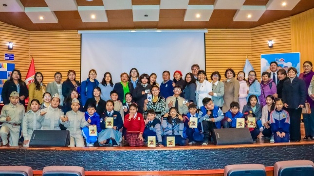 Municipalidad de Puno conmemora los 35 años de la convención de los derechos del niño con diálogo intergeneracional