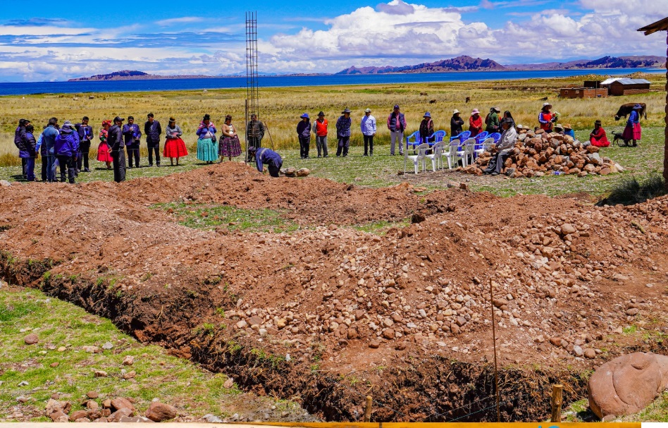 Municipalidad de Puno participa en la colocación de la primera piedra del local comunal de usos múltiples en Perka, distrito de Platería