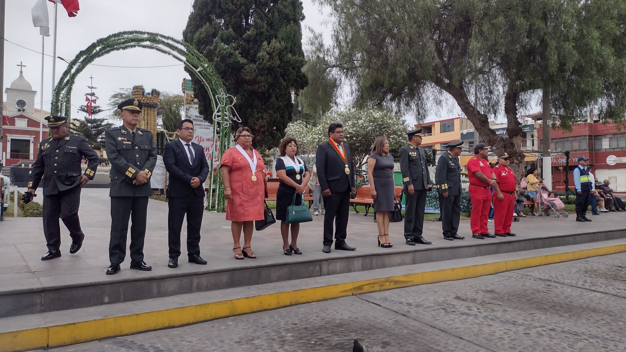 Autoridades de Ilo, Pacocha y el Algarrobal participaron en ceremonia de izamiento del pabellón nacional