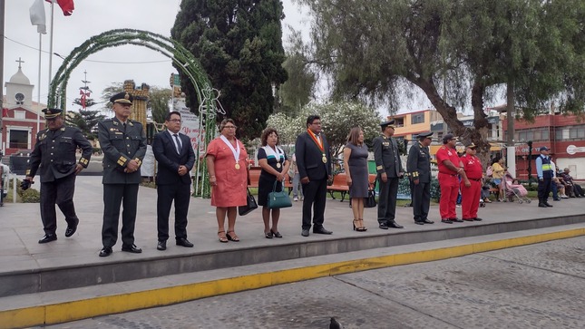 Autoridades de Ilo, Pacocha y el Algarrobal participaron en ceremonia de izamiento del pabellón nacional