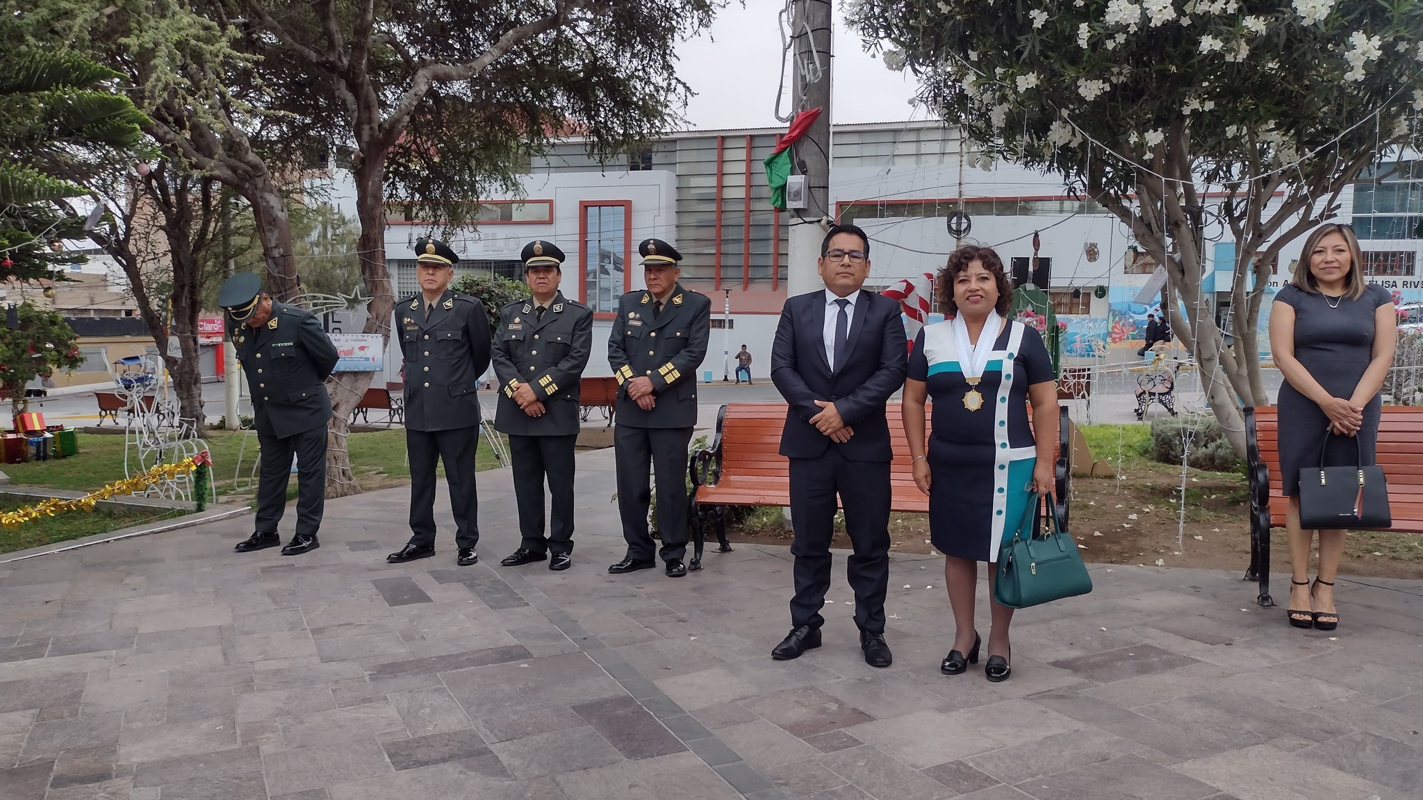 Autoridades de Ilo, Pacocha y el Algarrobal participaron en ceremonia de izamiento del pabellón nacional