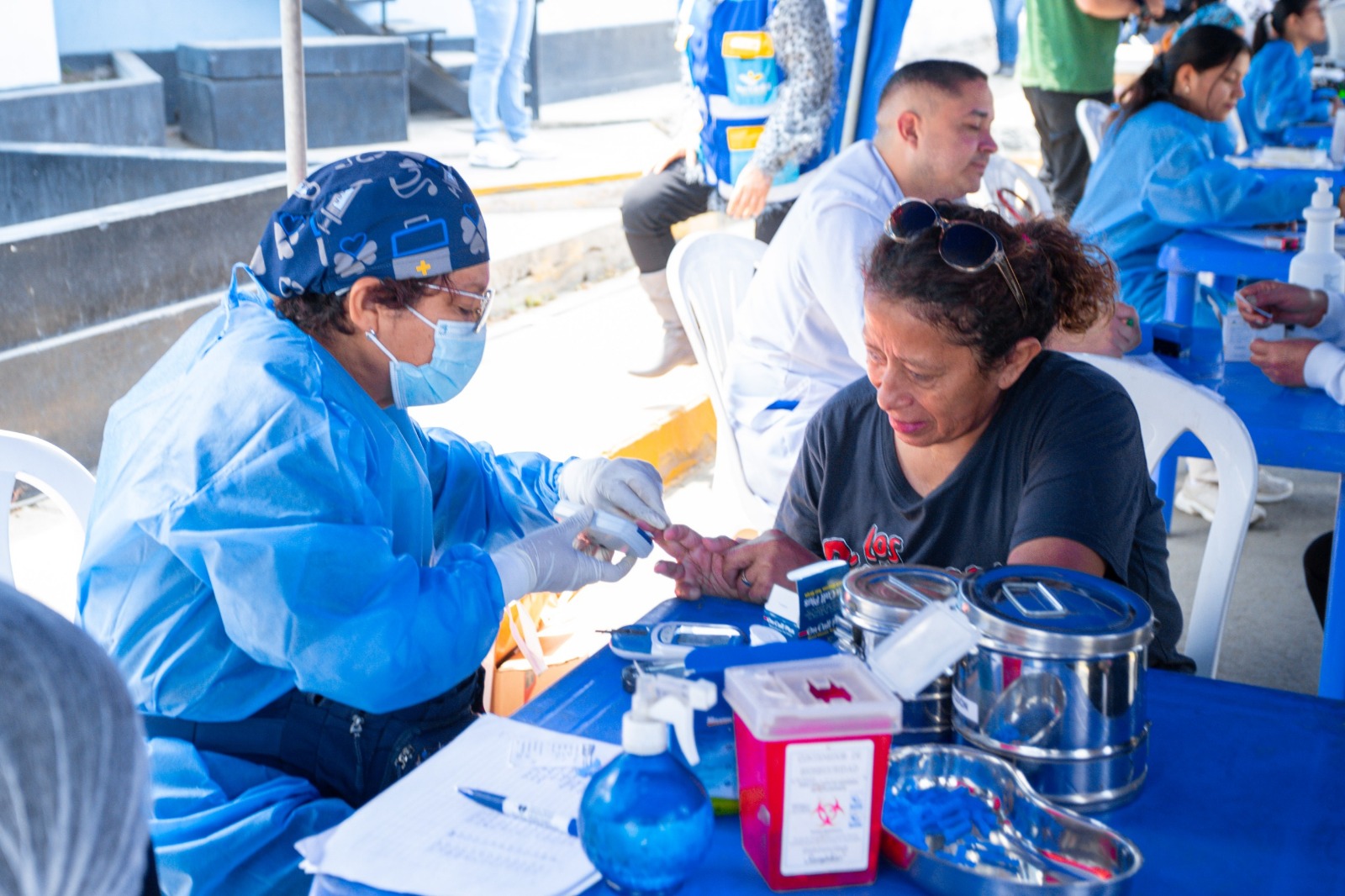 Atención médica gratuita y de calidad 🩺👨⚕️👩⚕️ llega a Ventanilla con campañas itinerantes para el bienestar de todos 👨👩👧👦.