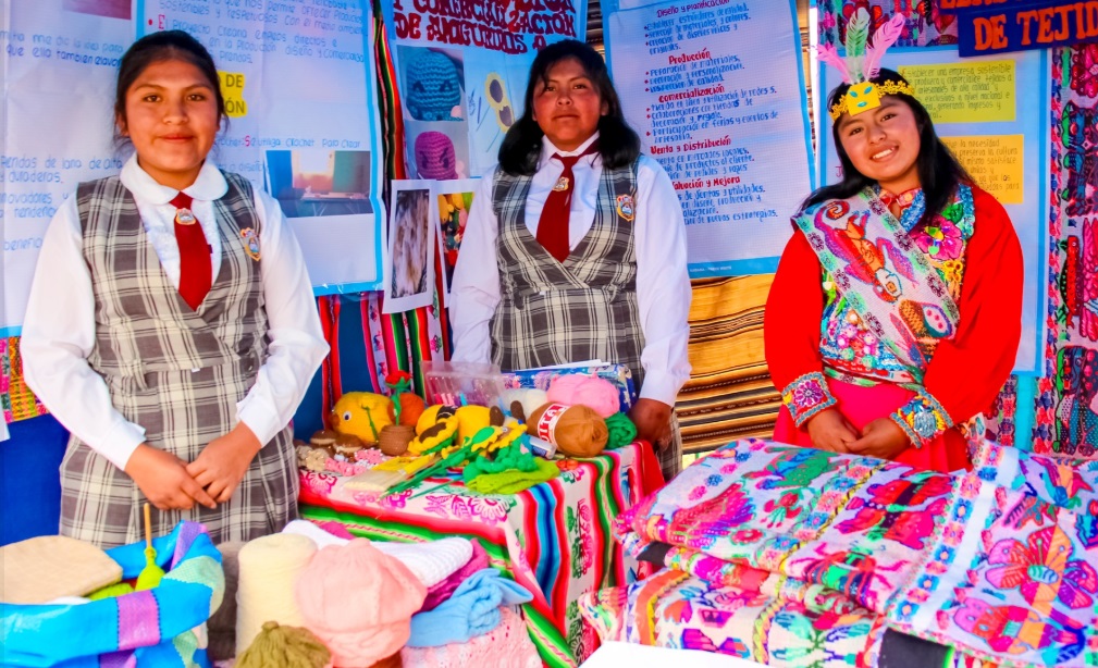 Institución Educativa CRFA Amanecer Qolla de Atuncolla celebra el V Concurso de proyectos productivos y platos típicos