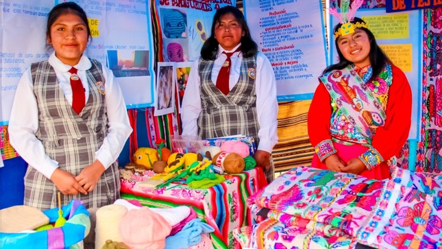 Institución Educativa CRFA Amanecer Qolla de Atuncolla celebra el V Concurso de proyectos productivos y platos típicos