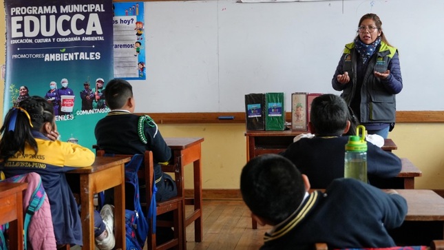 Especialistas Ambientales realizan visita a la Institución Educativa N° 70035 del Barrio Bellavista