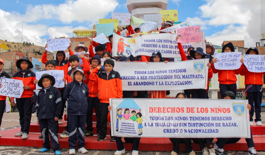DEMUNA conmemora 35 años de reconocimiento de los derechos del niño con una marcha conmemorativa