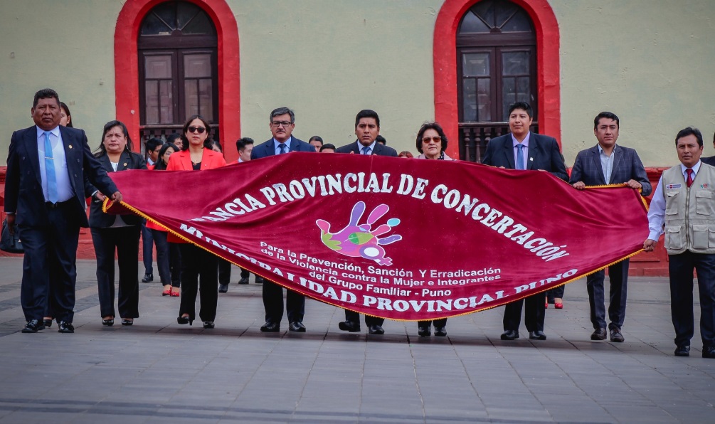 Instancia provincial preside izamiento y desfile por el Dia Internacional de la Eliminación de la violencia contra la mujer