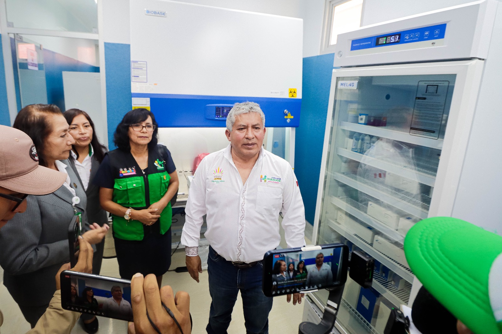 Inauguración del laboratorio de biología molecular