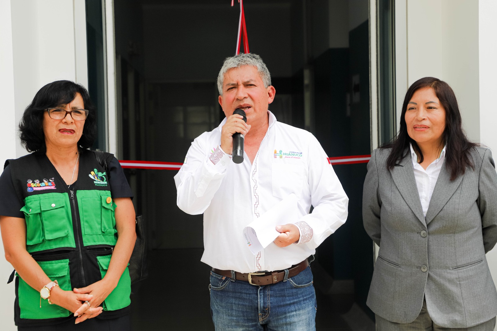 Inauguración del laboratorio de biología molecular