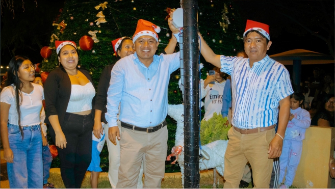 Foto Municipalidad de Canoas de Punta Sal realiza encendido del árbol navideño