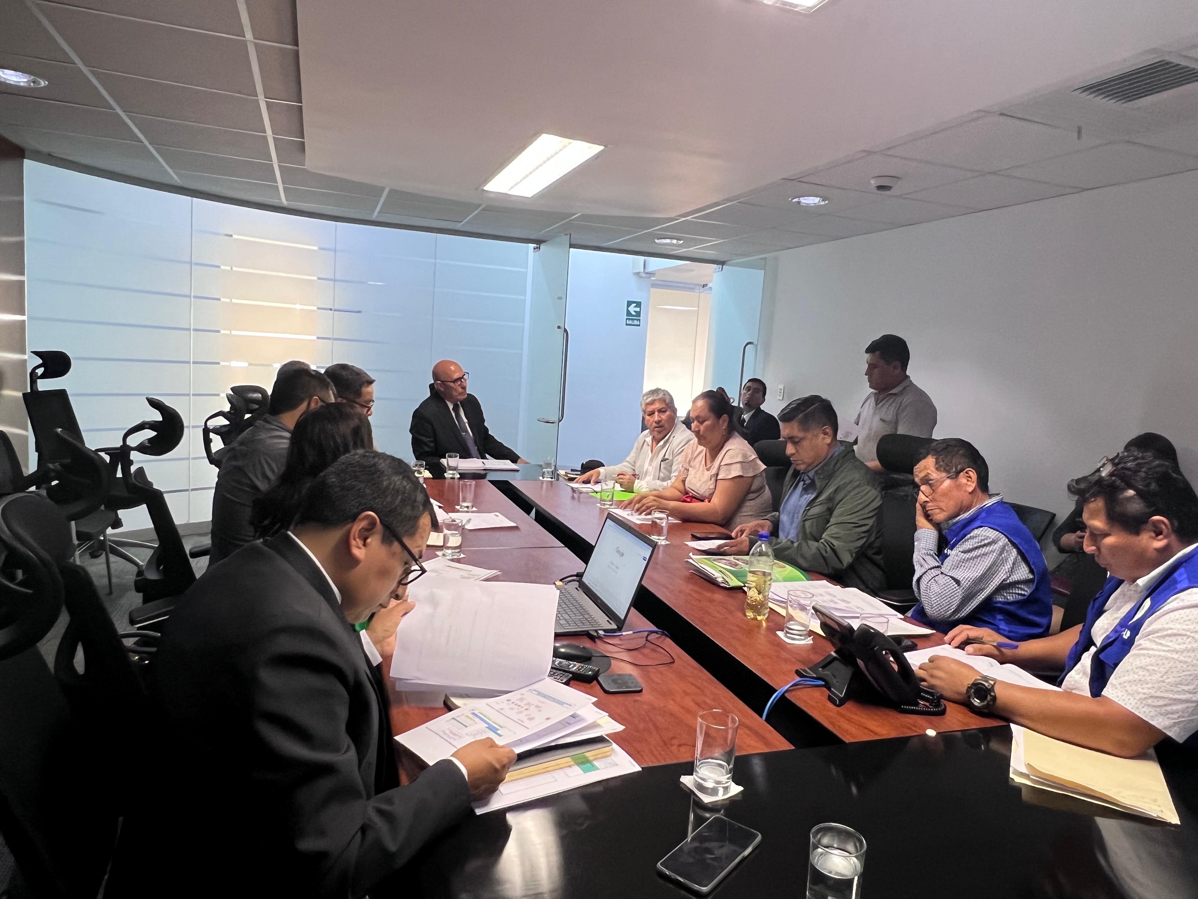 REUNIÓN CONTRA LA MINERIA ILEGAL EN LEONCIO PRADO