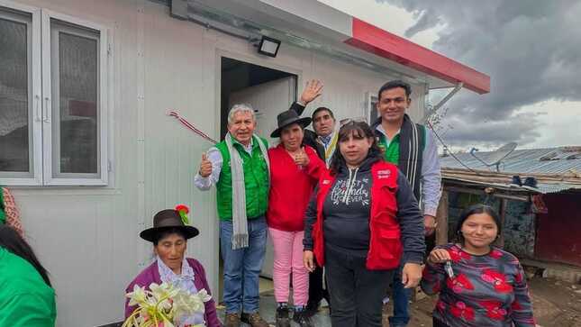 Entrega de módulos de viviendas a familias de San Francisco de Asís, en Lauricocha.