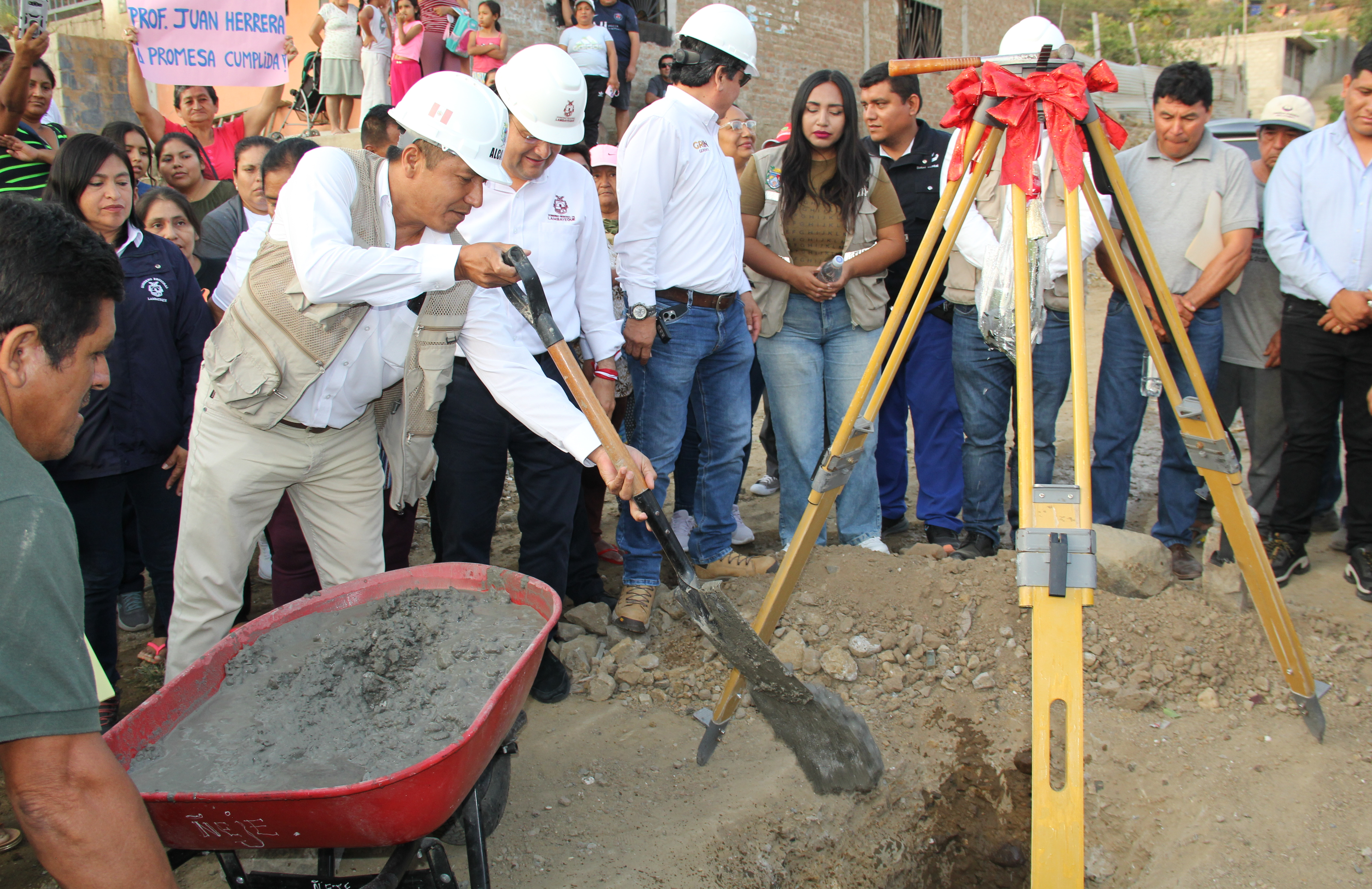 Archivo JPG de la colocación de la primera piedra.