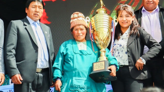 Municipalidad de Puno celebra el 47° Aniversario del Mercado Unión y Dignidad con reconocimientos y mejoras