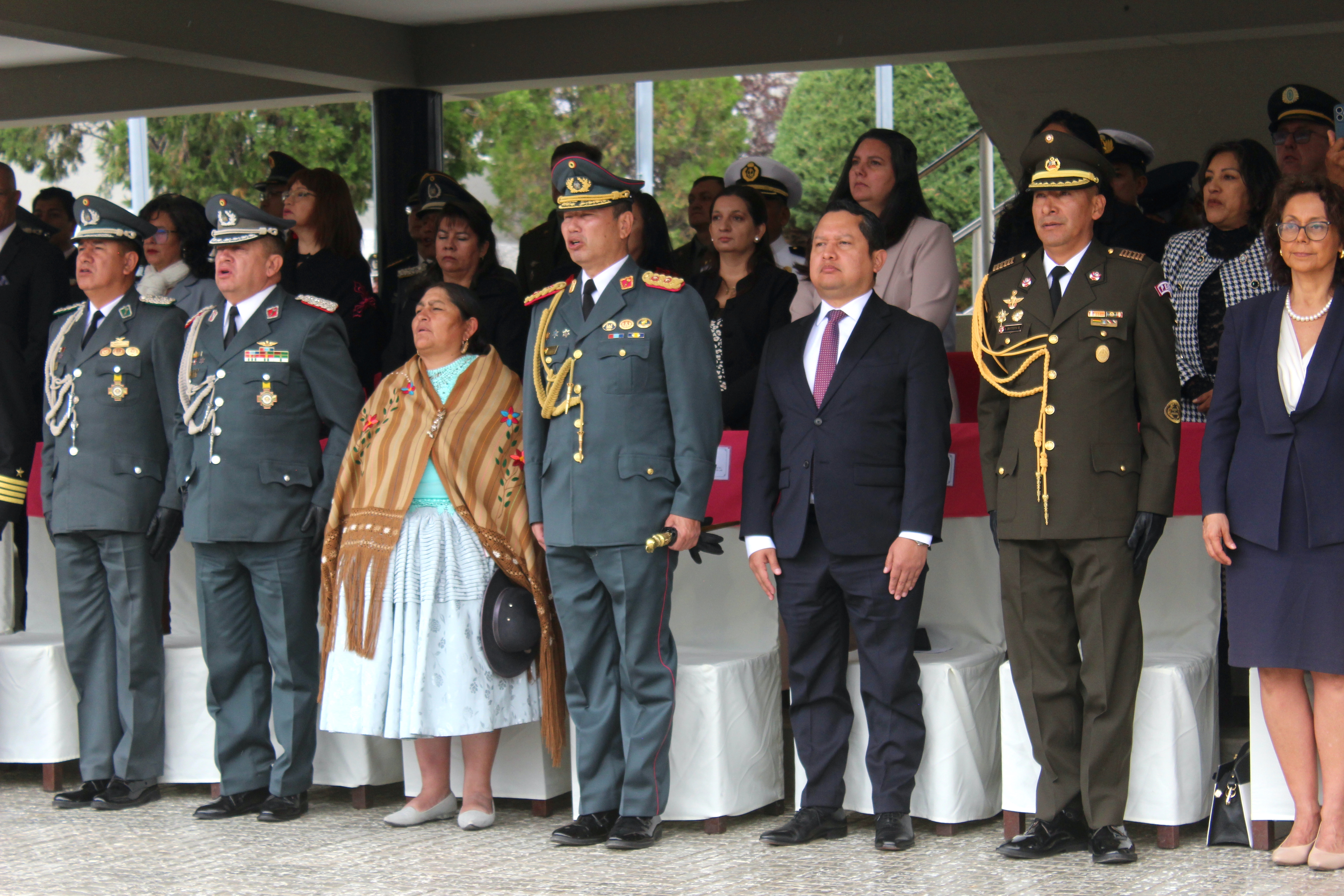 Autoridades que presidieron la ceremonia