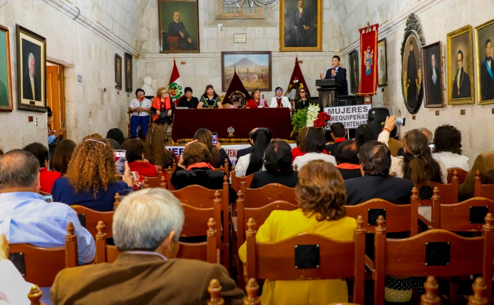 Alcalde Javier Ponce participa del encuentro macrorregional de mujeres