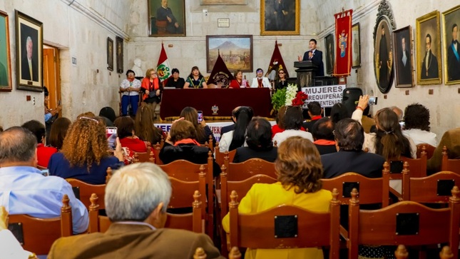 Alcalde Javier Ponce participa del encuentro macrorregional de mujeres 