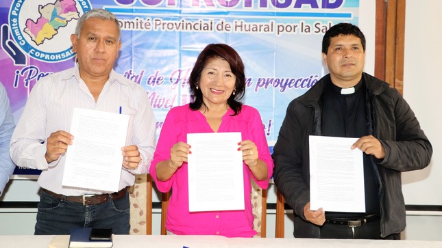 Alcalde Fernando Cárdenas lidera reunión clave para el nuevo hospital de Huaral 