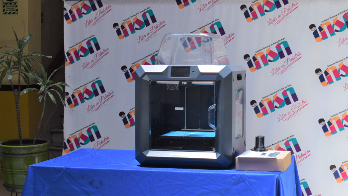 INSN recibe impresora 3D para mejorar planificación de cirugías complejas